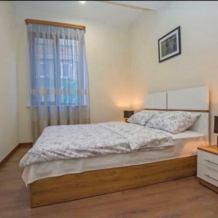 Boutique Apartment เยเรวาน ภายนอก รูปภาพ