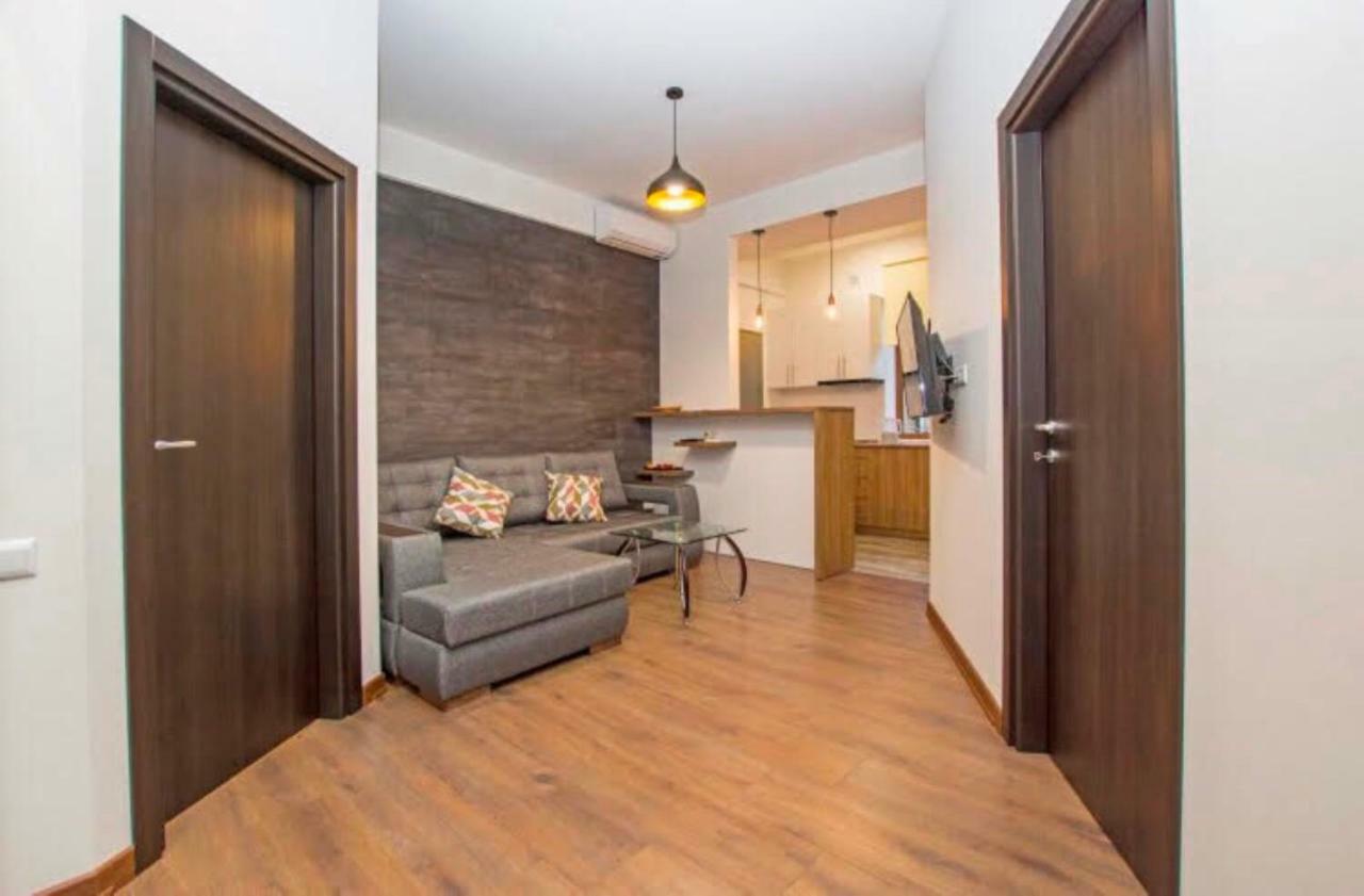 Boutique Apartment เยเรวาน ภายนอก รูปภาพ