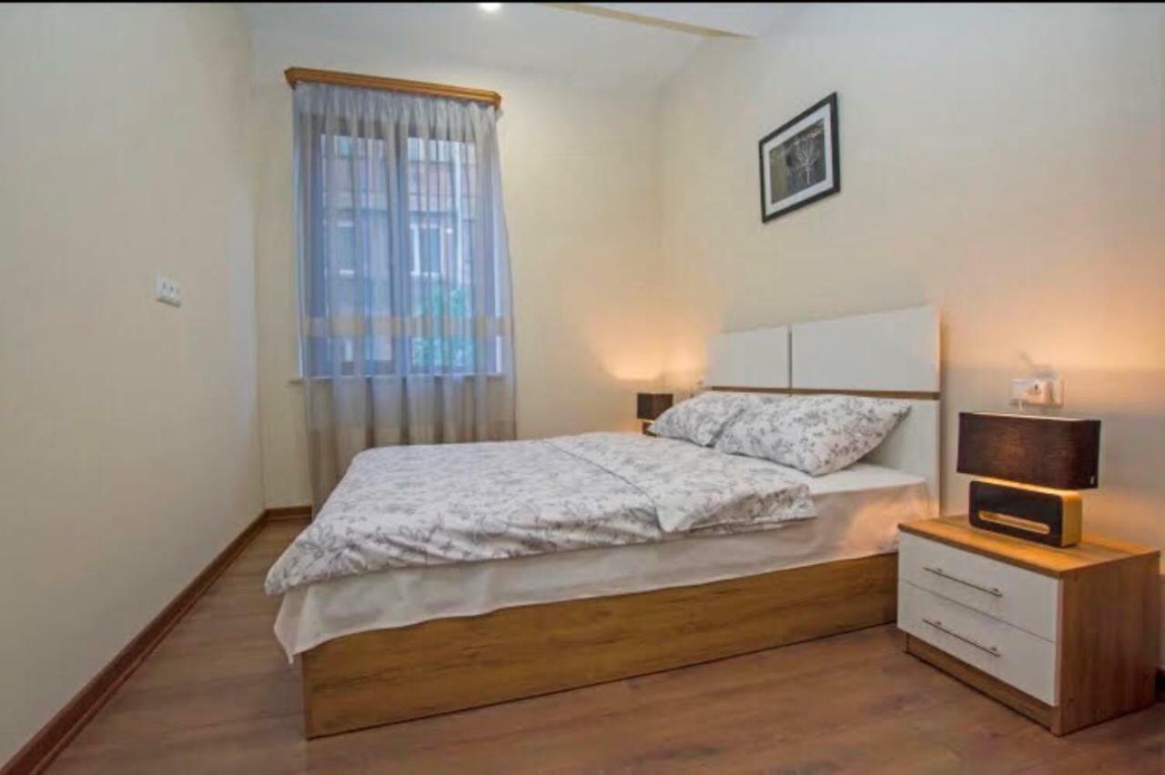 Boutique Apartment เยเรวาน ภายนอก รูปภาพ